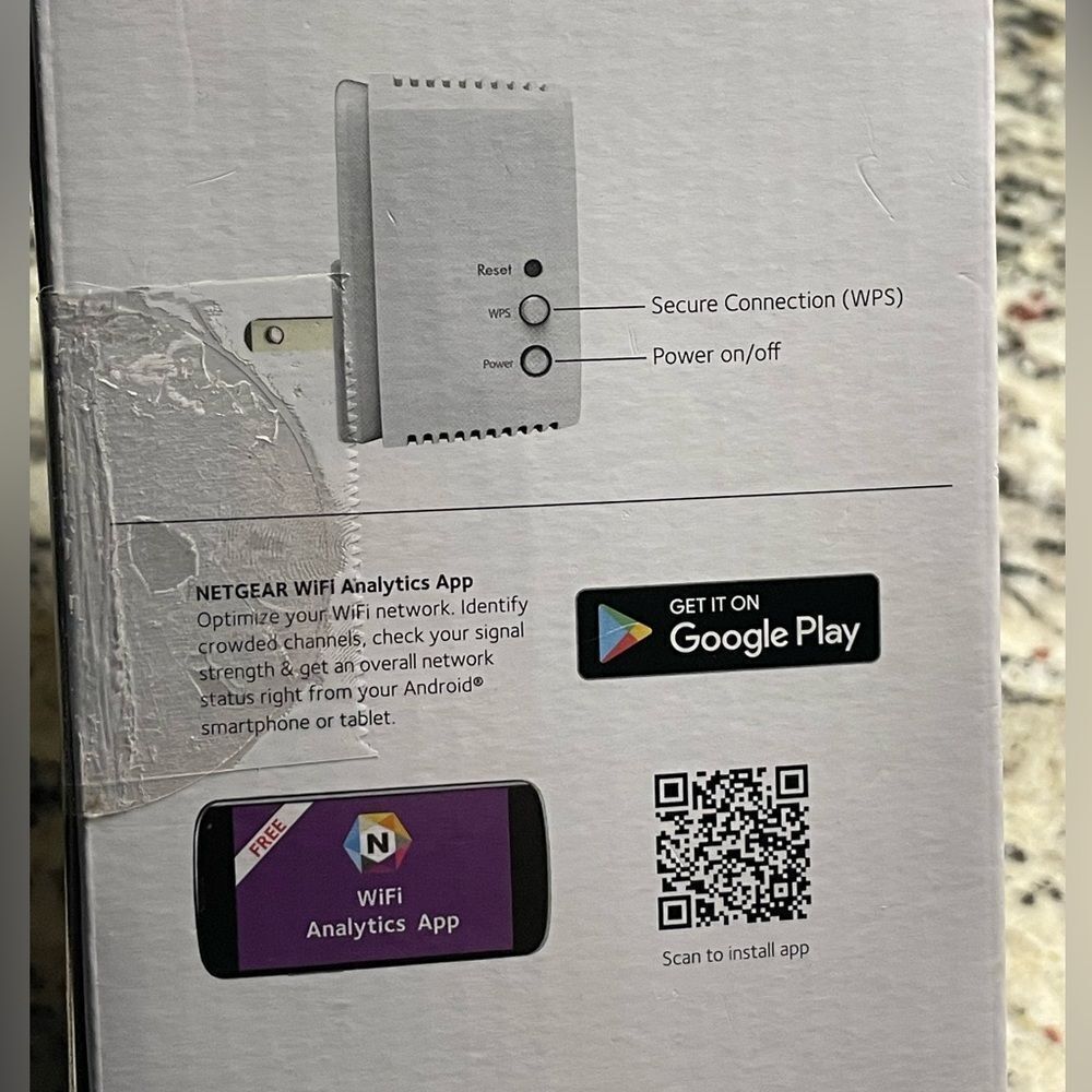 NETGEAR White WiFi Range Extender - Picture 14 of 15